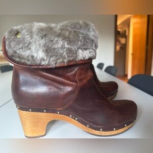 Ugg Lynnea Brown Leather Fur-Lined Women's Clog Boots with fold down cuff